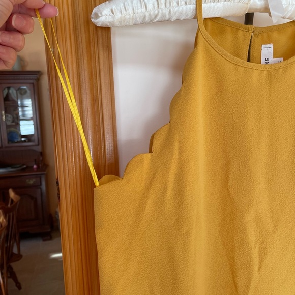 🟢 Dressy Gold tank top size small - Picture 8 of 9